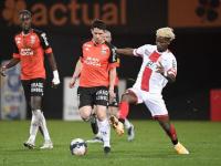 包含里昂迎来新帅上任，备战下赛季的词条