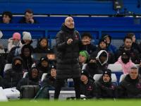 包含水晶宫主场惊险再胜，配合默契赢得比赛宝座的词条